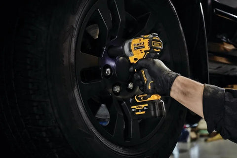 12V MAX 3/8IN IMPACT WRENCH KIT