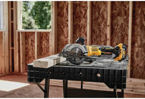 DEWALT ATOMIC 20V MAX* Circular Saw Kit, 4-1/2-Inch (DCS571P1)