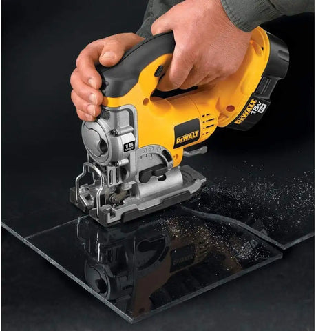 DEWALT DC330K Heavy-Duty 18-Volt Ni-Cad Cordless Top Handle Jig Saw Kit