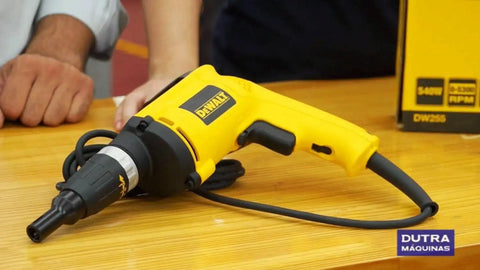 DEWALT Drywall Screw Gun, 6.0-Amp (DW255)