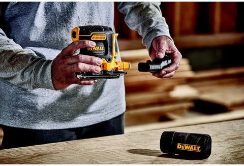 DEWALT DCW200D1 20V MAX XR Cordless 1/4 Sheet Variable Speed Sander Kit (2.0 Ah Battery)