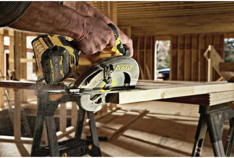 DEWALT FLEXVOLT 60V MAX* Circular Saw with Brake, 7-1/4-Inch, Tool Only (DCS578B)