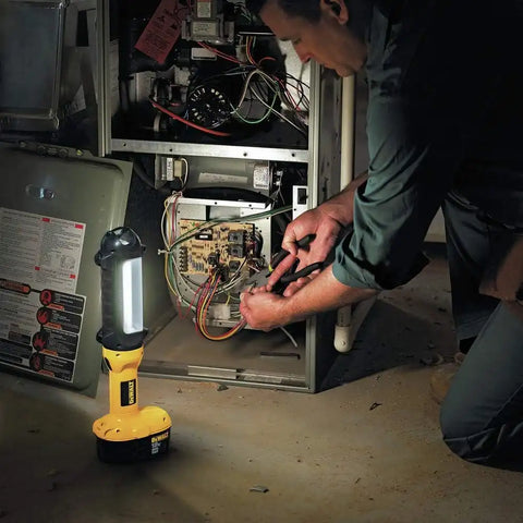 DEWALT DC527 18-Volt Fluorescent Area Light, No Battery