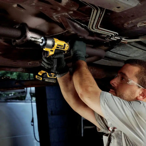 DEWALT 12V MAX Impact Wrench with Hog Ring, Cordless, 3/8-Inch (DCF813S2)