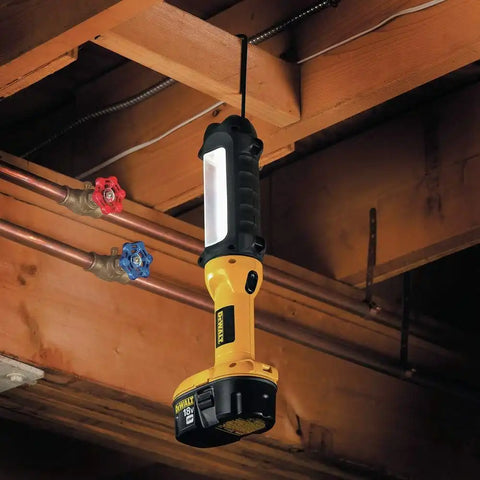 DEWALT DC527 18-Volt Fluorescent Area Light, No Battery