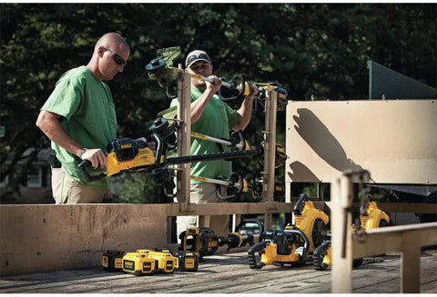 DEWALT 40V MAX* XR String Trimmer, 6-Ah Battery (DCST990H1)