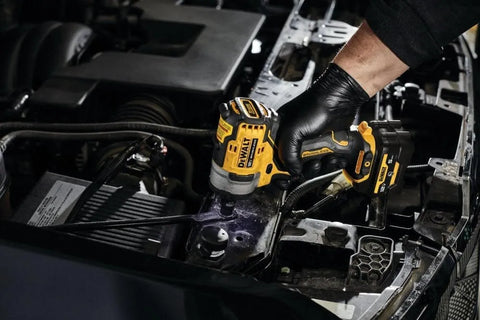 12V MAX 3/8IN IMPACT WRENCH KIT
