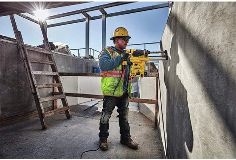 DEWALT Onboard Rotary Hammer Dust Extractor for 1-1/8-Inch SDS Plus Hammers (DWH304DH)