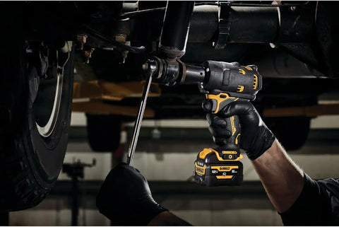 12V MAX 1/2IN IMPACT WRENCH KIT