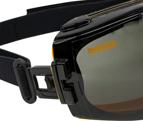 Dewalt Concealer Clear Anti Fog Dual Mold Safety Goggle Dpg82 Unisex Adult Tinted Anti Fog Adjustable Polycarbonate Full Rim