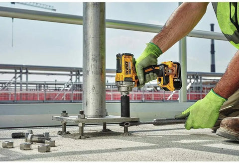 DEWALT 20V MAX* XR Impact Wrench Kit, Hog Ring Anvil, 1/2-Inch (DCF894HP2)