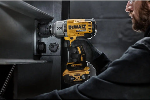 DEWALT 20V MAX Cordless Impact Wrench with Hog Ring Anvil, Brushless High Torque 1/2 Impact Gun, 4-Mode Speed, Includes Battery, Charger and Kit Bag (DCF900P1)