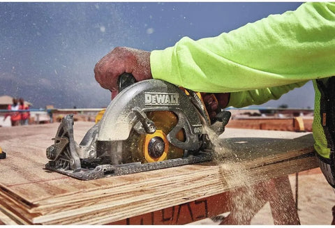 DEWALT FLEXVOLT 60V MAX* Circular Saw Kit, 7-1/4-Inch, Worm Style, 9.0Ah Battery (DCS577X1)