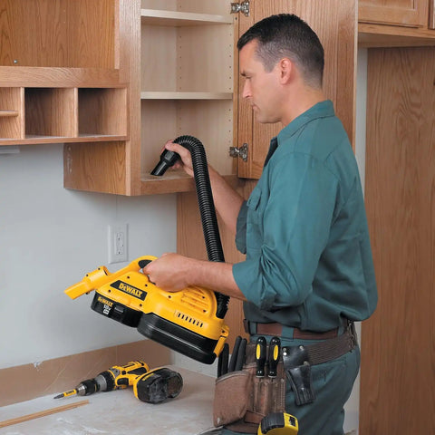 DEWALT DC515K 1/2-Gallon 18-Volt NiCd Cordless Wet/Dry Vac