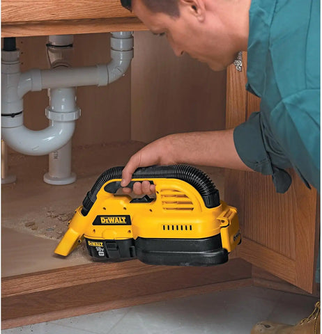DEWALT DC515K 1/2-Gallon 18-Volt NiCd Cordless Wet/Dry Vac