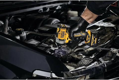 12V MAX 1/2IN IMPACT WRENCH KIT