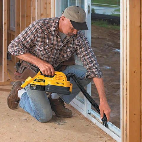 DEWALT DC515K 1/2-Gallon 18-Volt NiCd Cordless Wet/Dry Vac