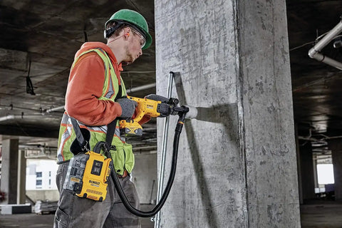 DeWalt DWH161D1 Compact Universal Dust Extractor Kit